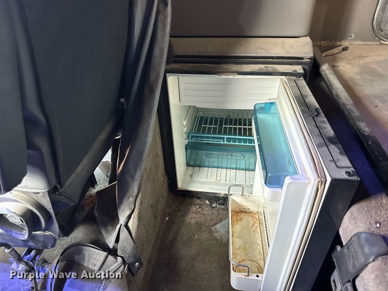 image for item EQ1228 2012 Kenworth T660 semi truck