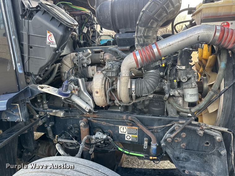 image for item EQ1228 2012 Kenworth T660 semi truck