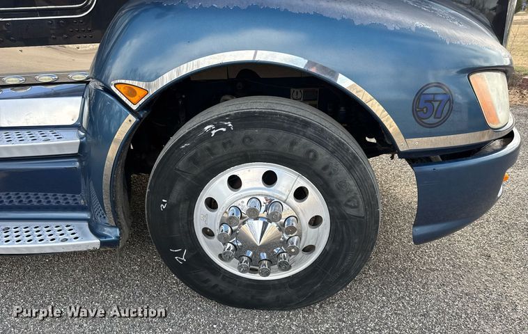 image for item EQ1228 2012 Kenworth T660 semi truck