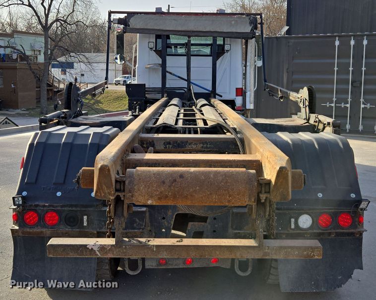 image for item EQ6847 2011 Mack GU713 roll-off container truck