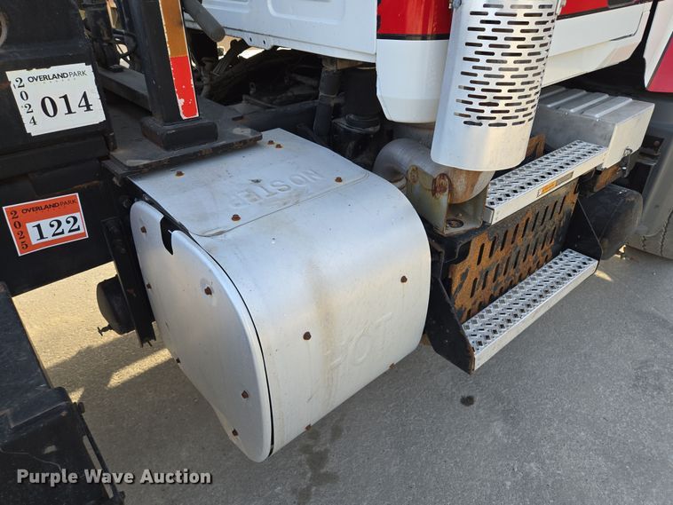 image for item EQ6847 2011 Mack GU713 roll-off container truck