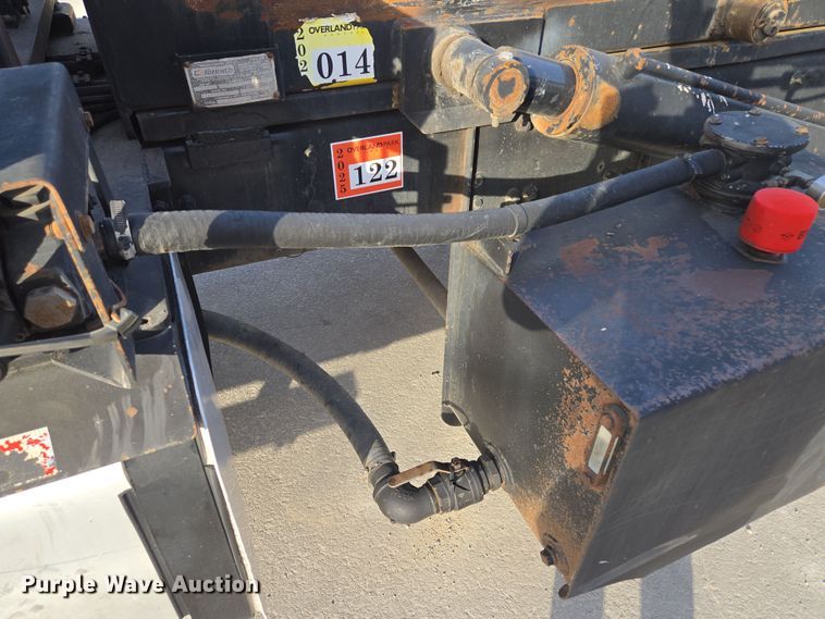 image for item EQ6847 2011 Mack GU713 roll-off container truck