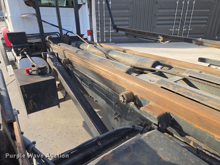 image for item EQ6847 2011 Mack GU713 roll-off container truck