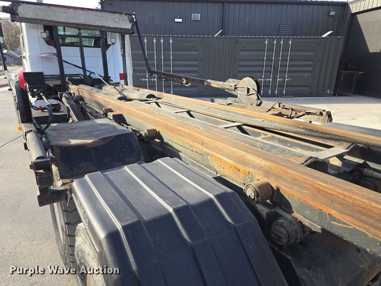 image for item EQ6847 2011 Mack GU713 roll-off container truck