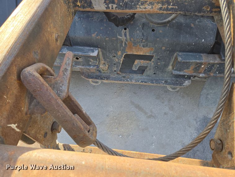 image for item EQ6847 2011 Mack GU713 roll-off container truck