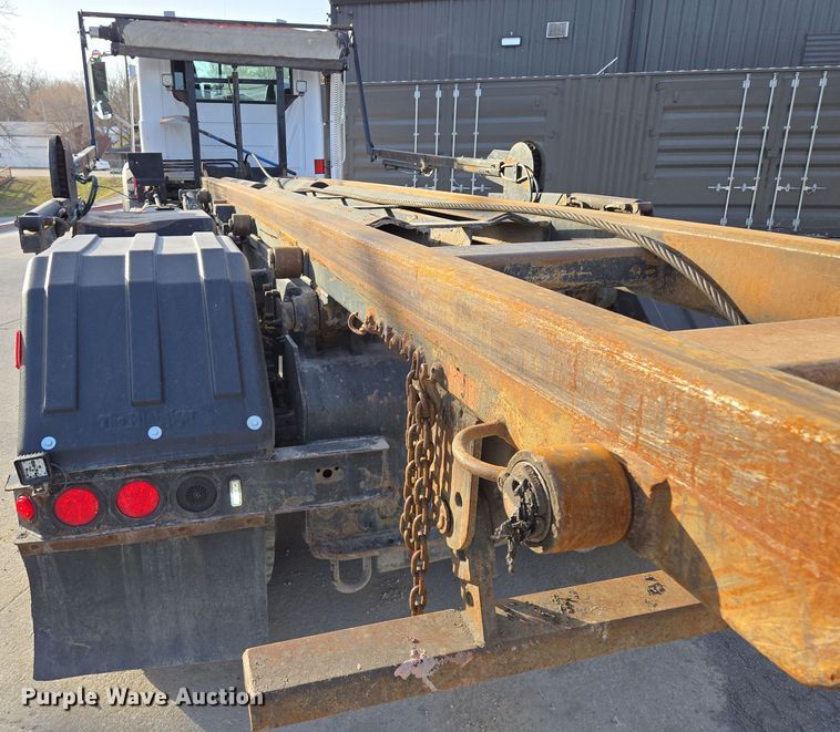 image for item EQ6847 2011 Mack GU713 roll-off container truck