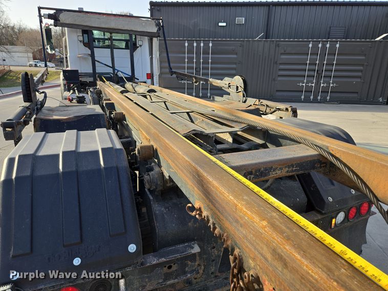 image for item EQ6847 2011 Mack GU713 roll-off container truck