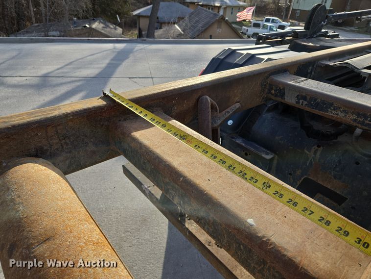 image for item EQ6847 2011 Mack GU713 roll-off container truck