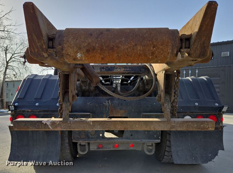 image for item EQ6847 2011 Mack GU713 roll-off container truck