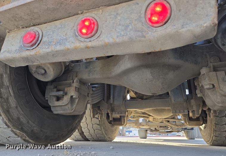 image for item EQ6847 2011 Mack GU713 roll-off container truck