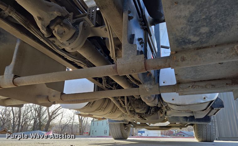 image for item EQ6847 2011 Mack GU713 roll-off container truck