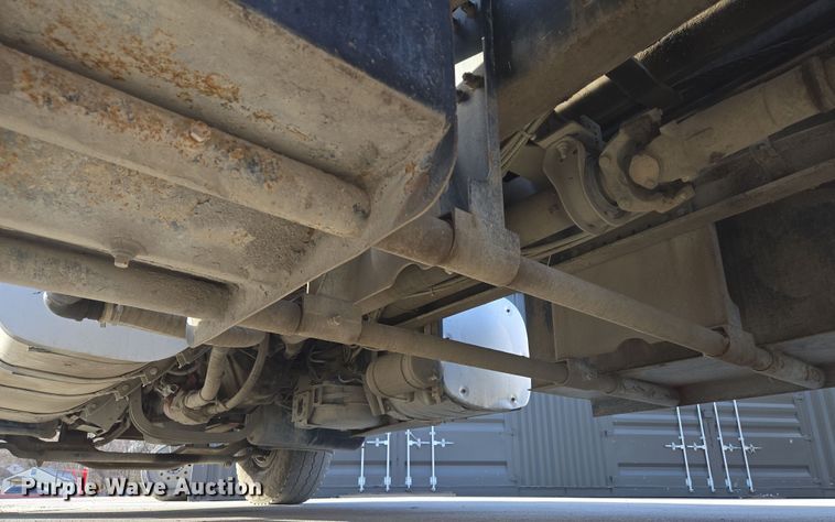 image for item EQ6847 2011 Mack GU713 roll-off container truck