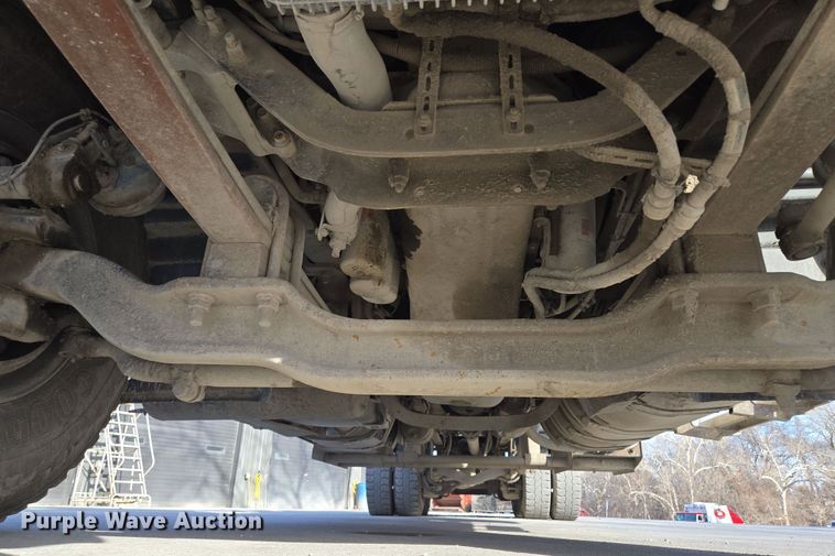 image for item EQ6847 2011 Mack GU713 roll-off container truck