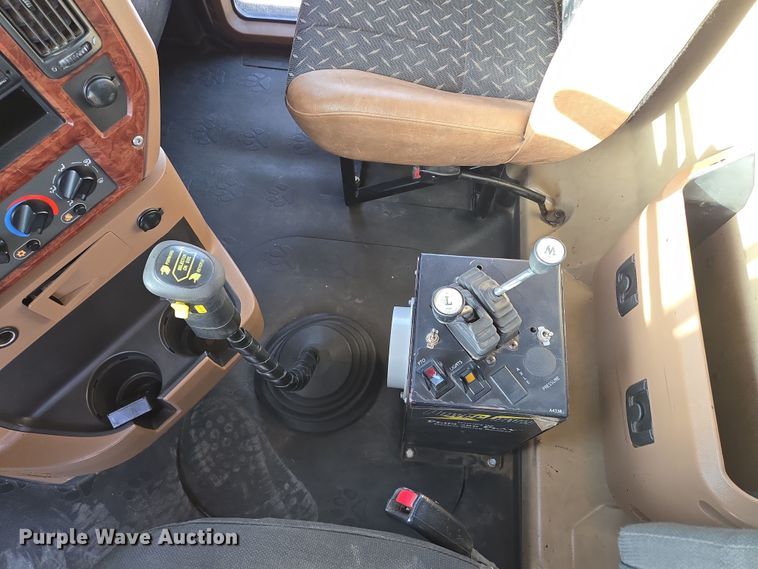 image for item EQ6847 2011 Mack GU713 roll-off container truck