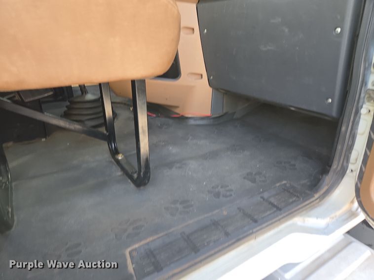 image for item EQ6847 2011 Mack GU713 roll-off container truck