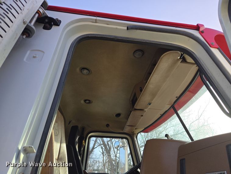 image for item EQ6847 2011 Mack GU713 roll-off container truck