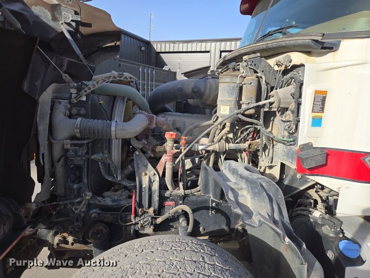 image for item EQ6847 2011 Mack GU713 roll-off container truck