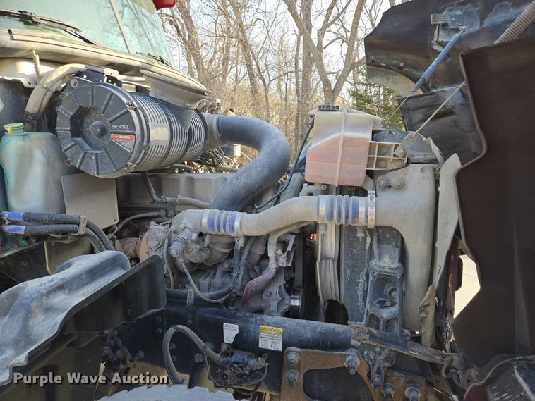 image for item EQ6847 2011 Mack GU713 roll-off container truck