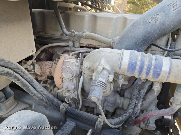 image for item EQ6847 2011 Mack GU713 roll-off container truck