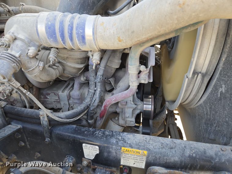 image for item EQ6847 2011 Mack GU713 roll-off container truck