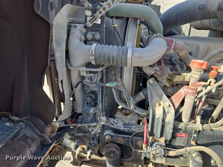 image for item EQ6847 2011 Mack GU713 roll-off container truck