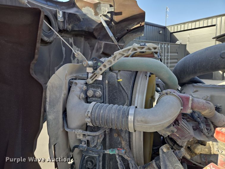 image for item EQ6847 2011 Mack GU713 roll-off container truck