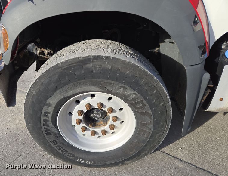 image for item EQ6847 2011 Mack GU713 roll-off container truck