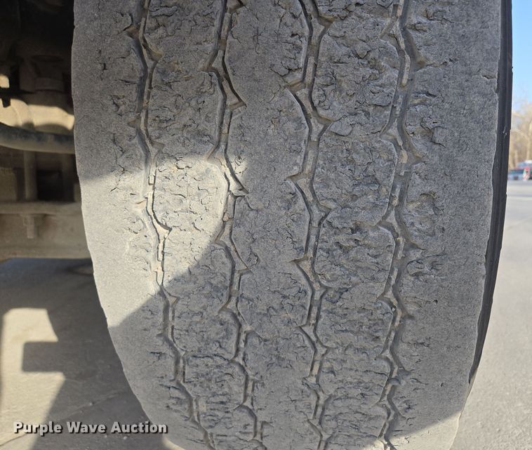 image for item EQ6847 2011 Mack GU713 roll-off container truck