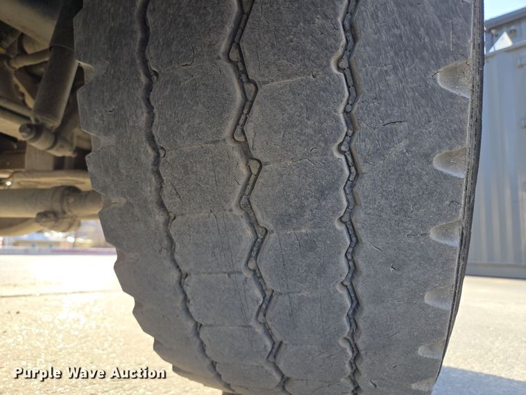 image for item EQ6847 2011 Mack GU713 roll-off container truck