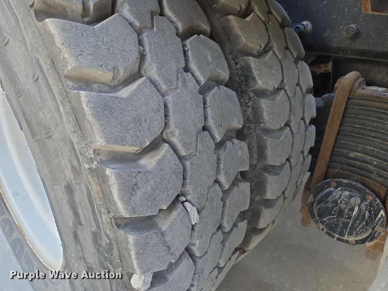 image for item EQ6847 2011 Mack GU713 roll-off container truck