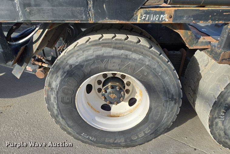 image for item EQ6847 2011 Mack GU713 roll-off container truck