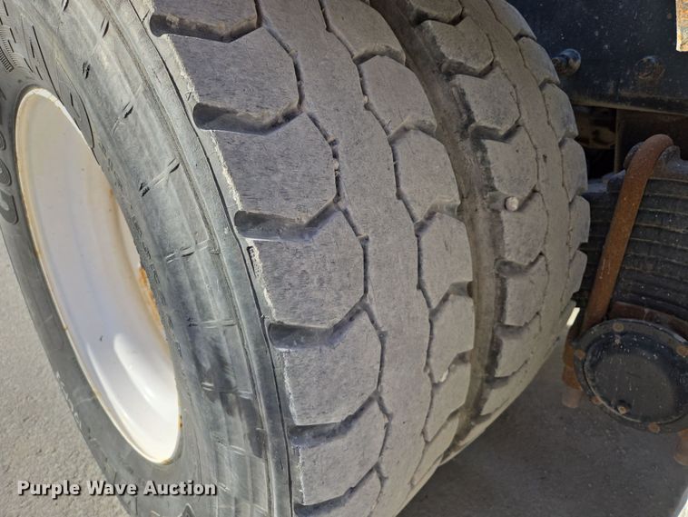 image for item EQ6847 2011 Mack GU713 roll-off container truck