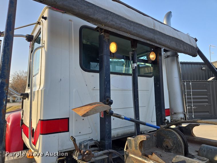 image for item EQ6848 2005 Mack Granite CV713 roll-off container truck