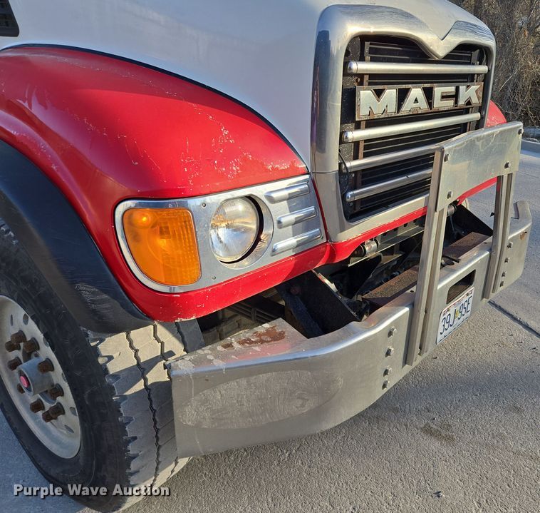 image for item EQ6848 2005 Mack Granite CV713 roll-off container truck