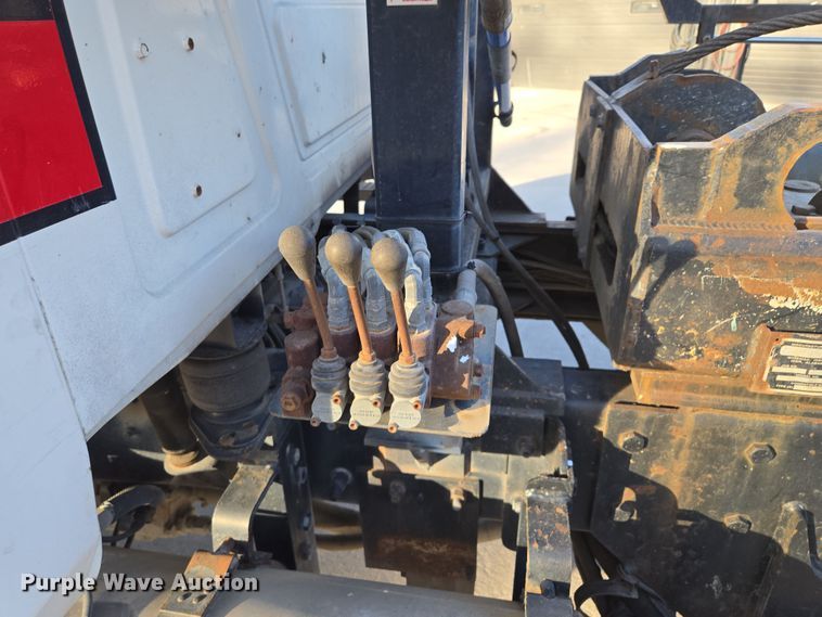 image for item EQ6848 2005 Mack Granite CV713 roll-off container truck