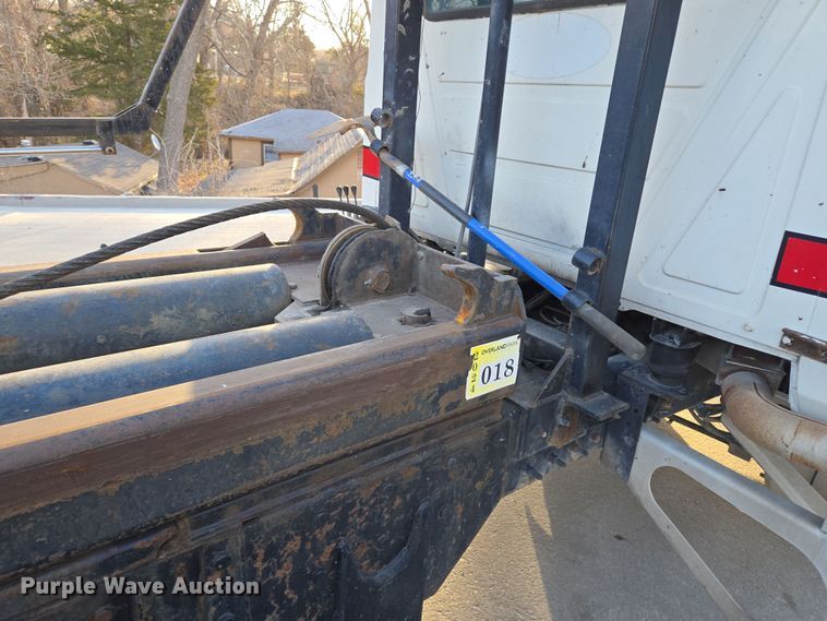 image for item EQ6848 2005 Mack Granite CV713 roll-off container truck