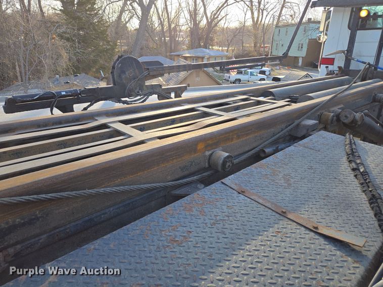 image for item EQ6848 2005 Mack Granite CV713 roll-off container truck