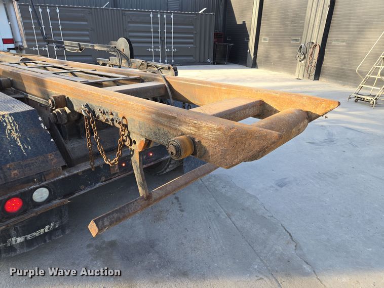 image for item EQ6848 2005 Mack Granite CV713 roll-off container truck