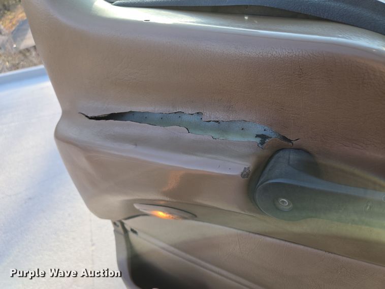 image for item EQ6848 2005 Mack Granite CV713 roll-off container truck