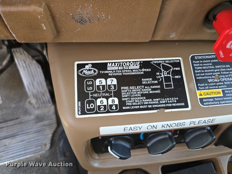 image for item EQ6848 2005 Mack Granite CV713 roll-off container truck