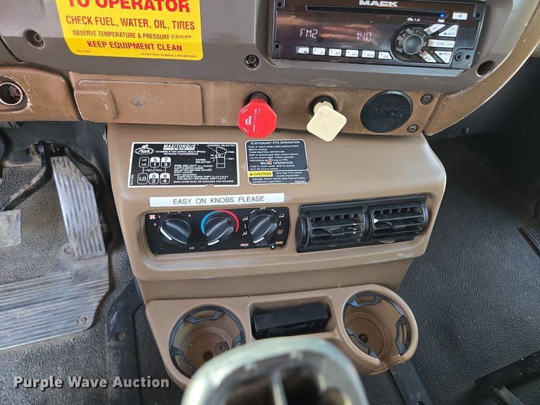 image for item EQ6848 2005 Mack Granite CV713 roll-off container truck