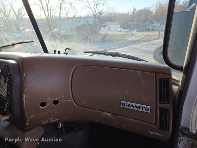 image for item EQ6848 2005 Mack Granite CV713 roll-off container truck