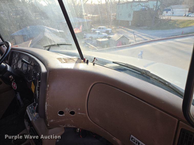 image for item EQ6848 2005 Mack Granite CV713 roll-off container truck