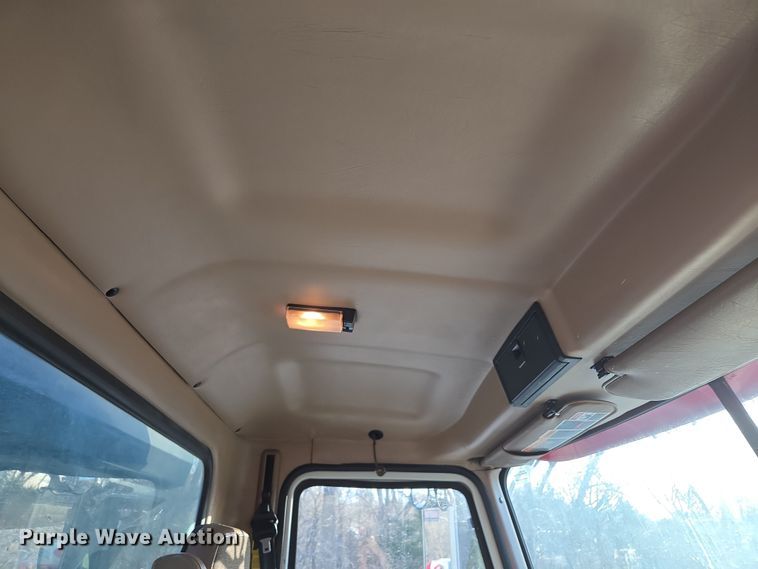 image for item EQ6848 2005 Mack Granite CV713 roll-off container truck