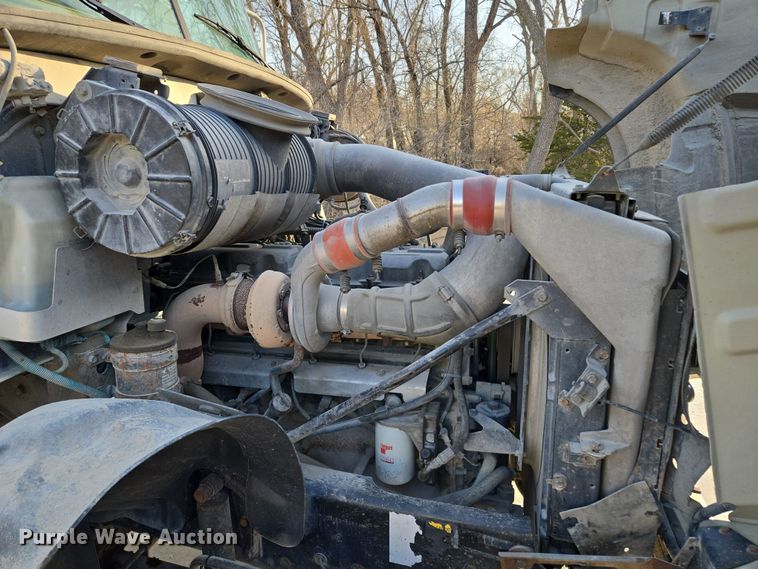 image for item EQ6848 2005 Mack Granite CV713 roll-off container truck