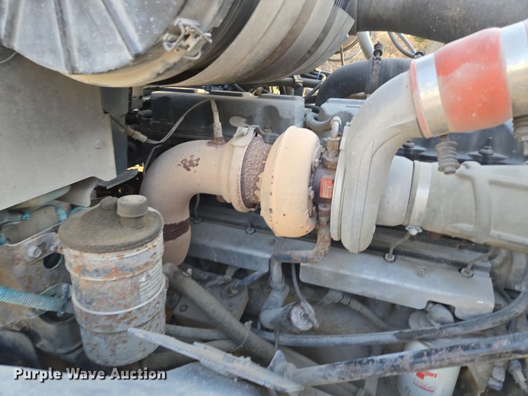 image for item EQ6848 2005 Mack Granite CV713 roll-off container truck