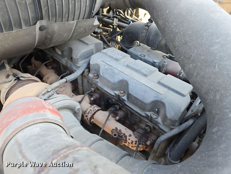 image for item EQ6848 2005 Mack Granite CV713 roll-off container truck