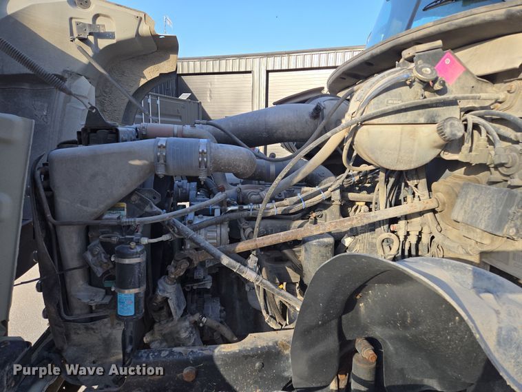 image for item EQ6848 2005 Mack Granite CV713 roll-off container truck