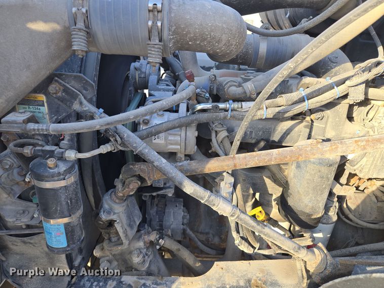 image for item EQ6848 2005 Mack Granite CV713 roll-off container truck