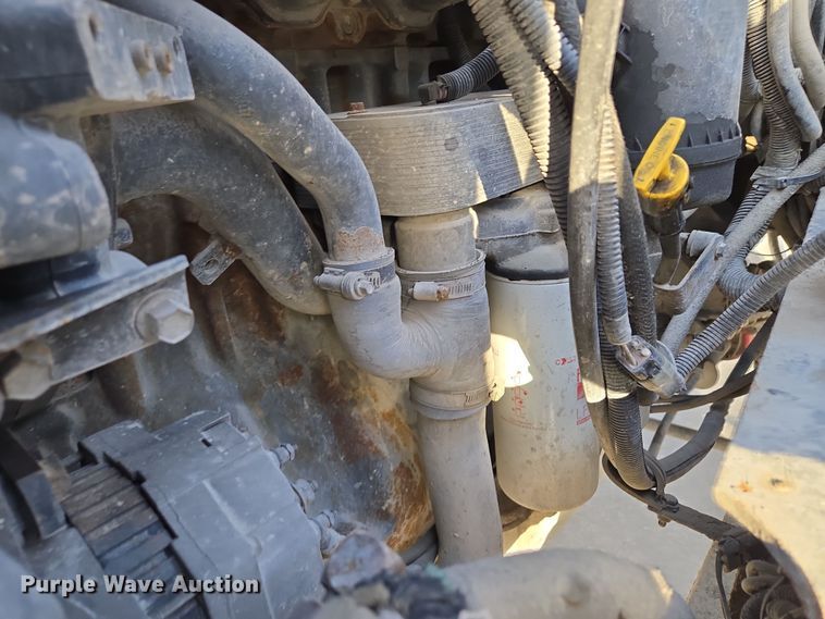 image for item EQ6848 2005 Mack Granite CV713 roll-off container truck